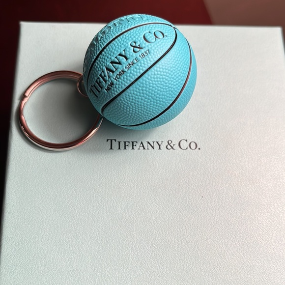 Tiffany & Co Spaulding basketball key chain. New. Never used. - Picture 6 of 6